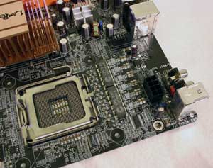DFI lANParty UT ICFX3200-T2R/G lga socket